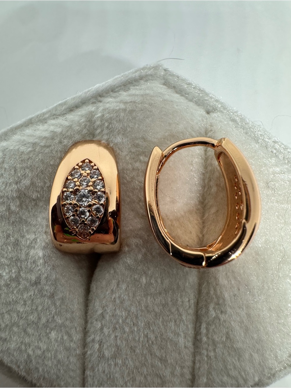 Vintage 14K 585 Rose Rolled Gold Small Earrings